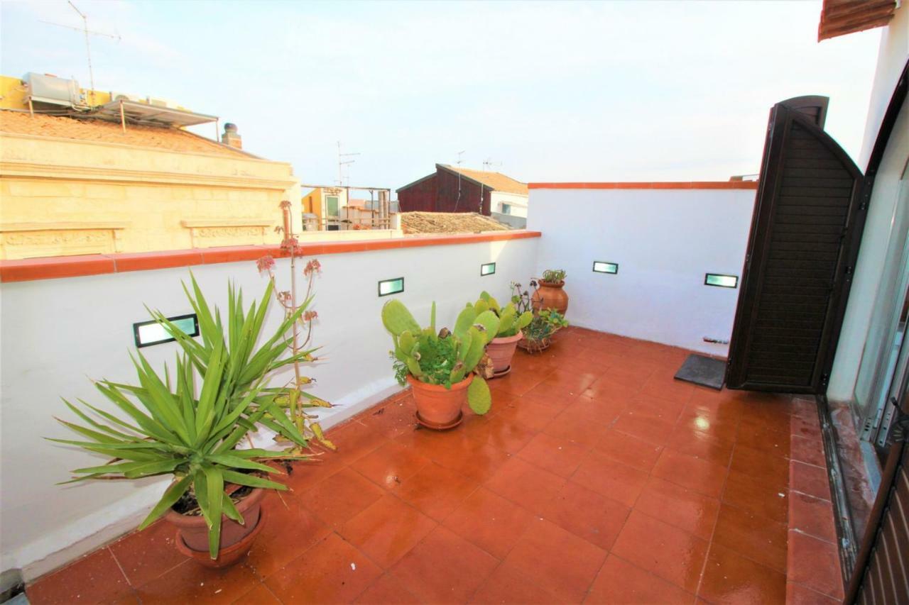 Una Terrazza Per Due Syracuse Bagian luar foto
