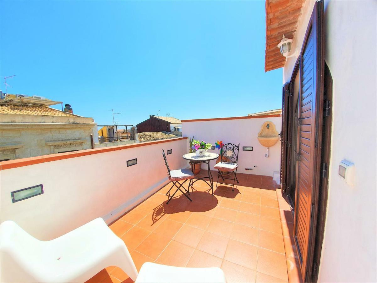 Una Terrazza Per Due Syracuse Bagian luar foto